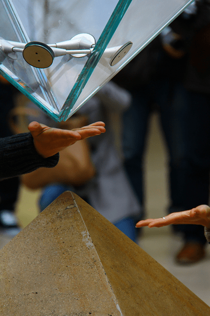 pyramide inversée du carrousel du louvre